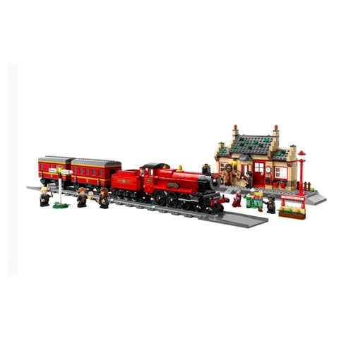 LEGO Hogwarts Express ™ Train Set with Hogsmeade Station™ (1074 Pieces) 76423
